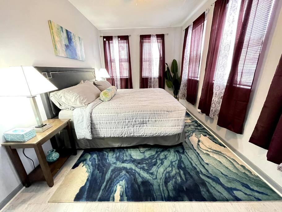 Discover Northside From Modern Apartment *