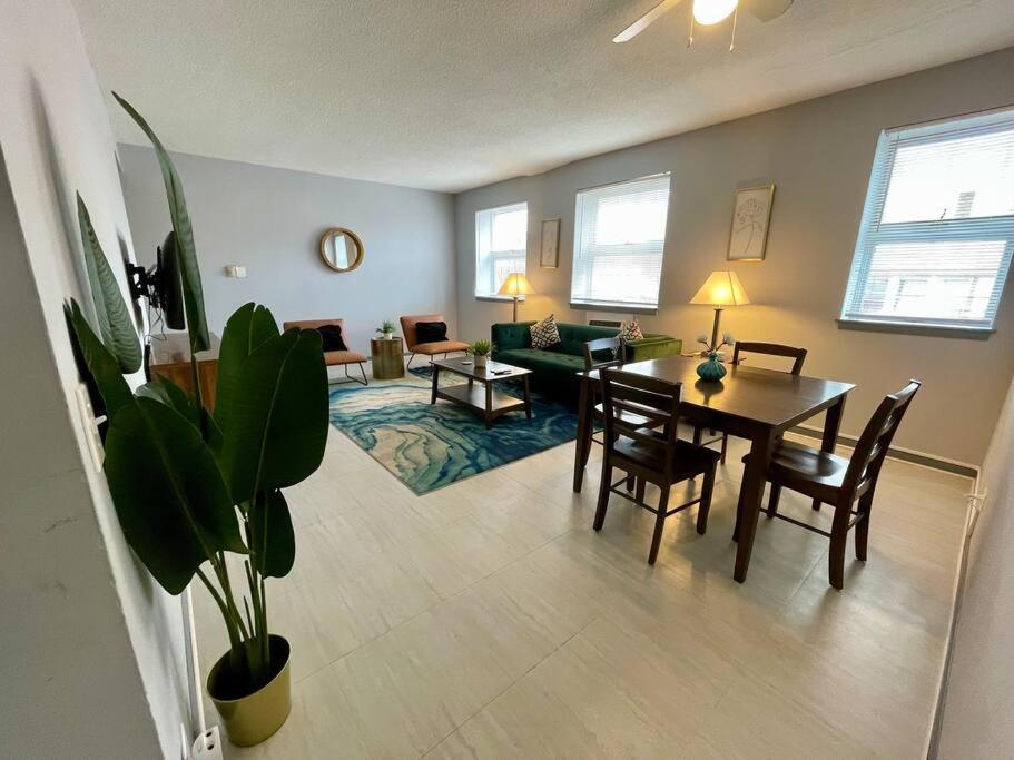 Discover Northside From Modern Apartment Chicago