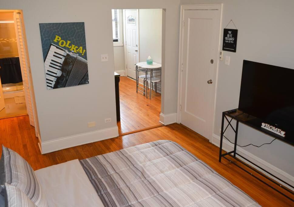 Prime Location W/ Historic Charm Near Shops &parks Apartamento Chicago