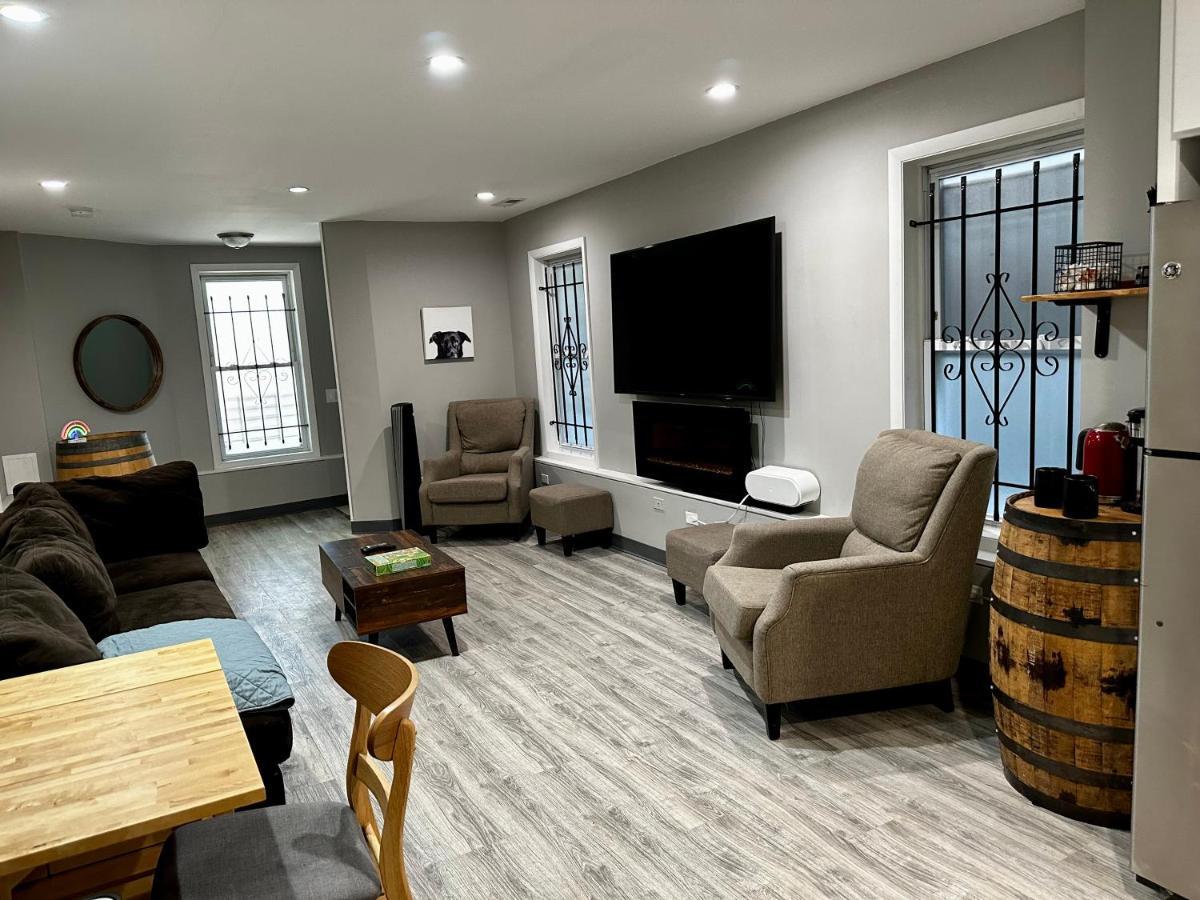 Cozy & Spacious In Irving Park 4*