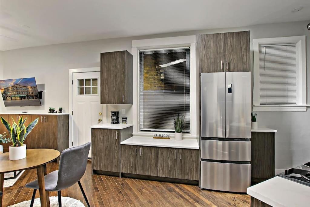 Enchanting 1br With In-unit Laundry - Park M2 Apartment Chicago
