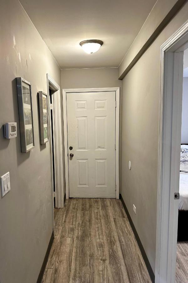 Cozy & Spacious In Irving Park Apartamento