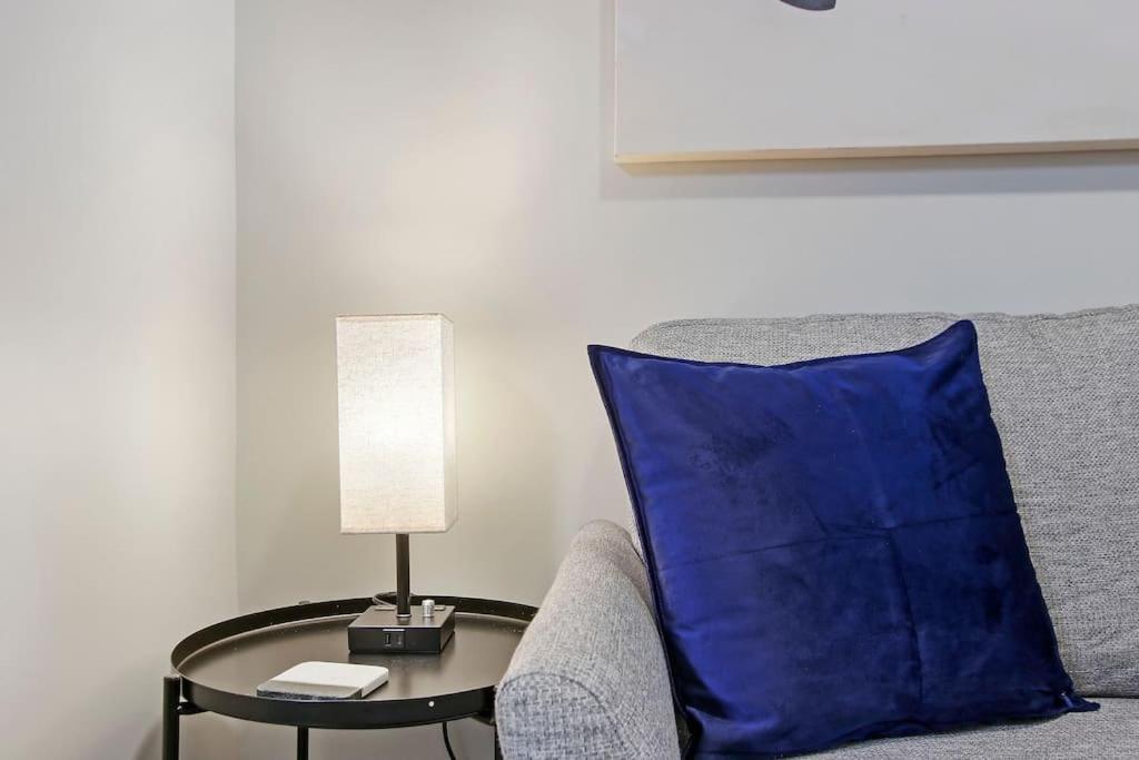 Enchanting 1br With In-unit Laundry - Park M2 Apartment Chicago