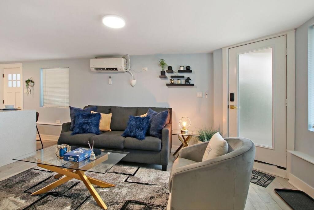 2br Modern And Cozy Apt Logan Square Pet Friendly Apartment *