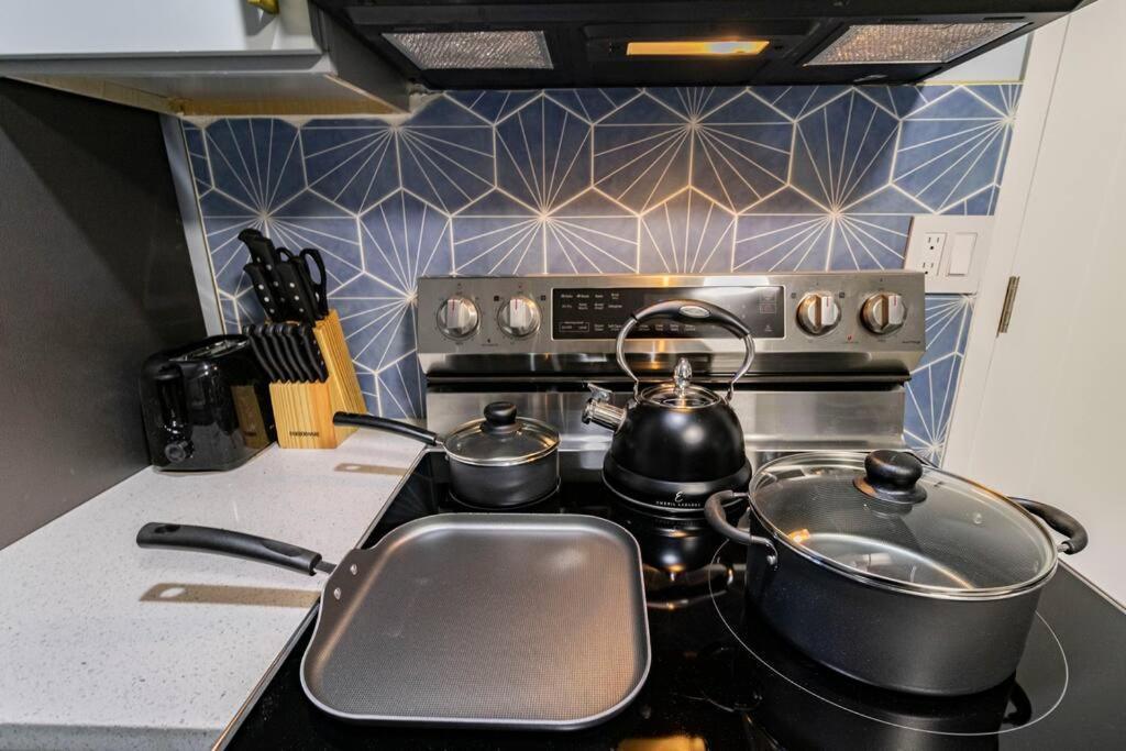 Apartment 2br Modern And Cozy Apt Logan Square Pet Friendly