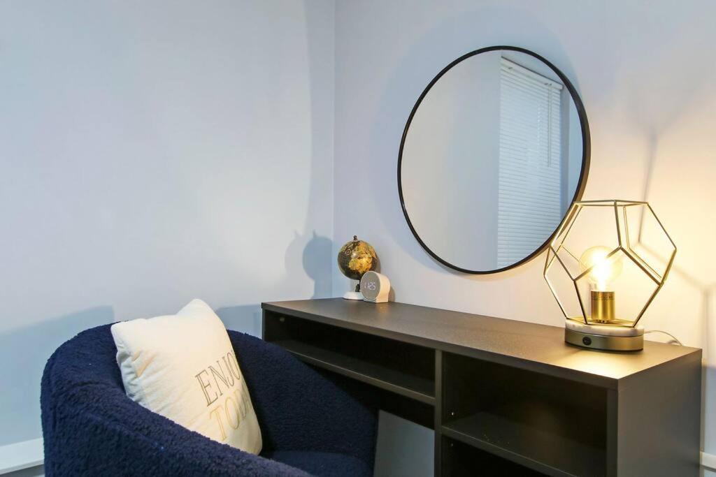 Apartment 2br Modern And Cozy Apt Logan Square Pet Friendly *