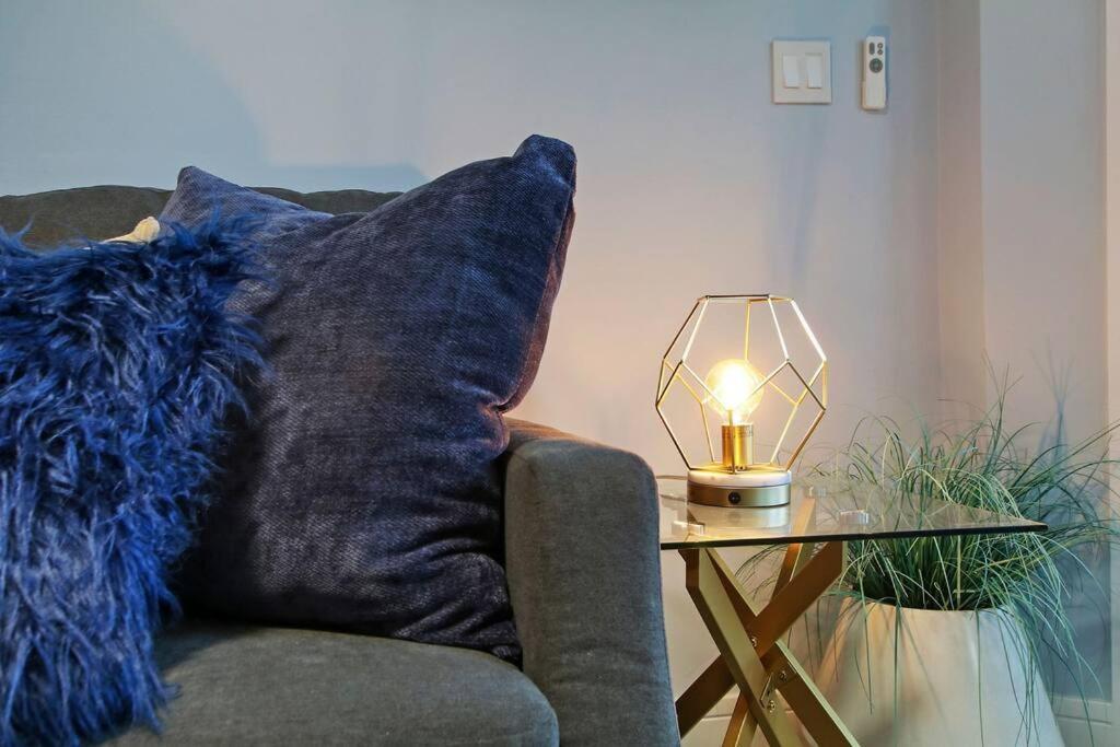 2br Modern And Cozy Apt Logan Square Pet Friendly Chicago