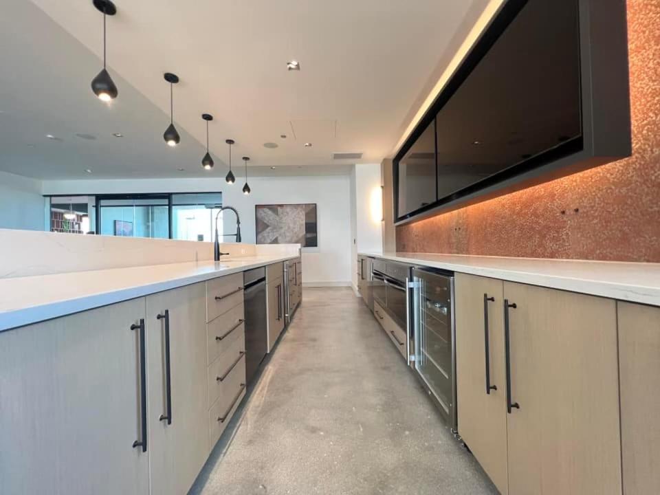 Appartement Brand New Luxe Convertible Studio/downtown Views *