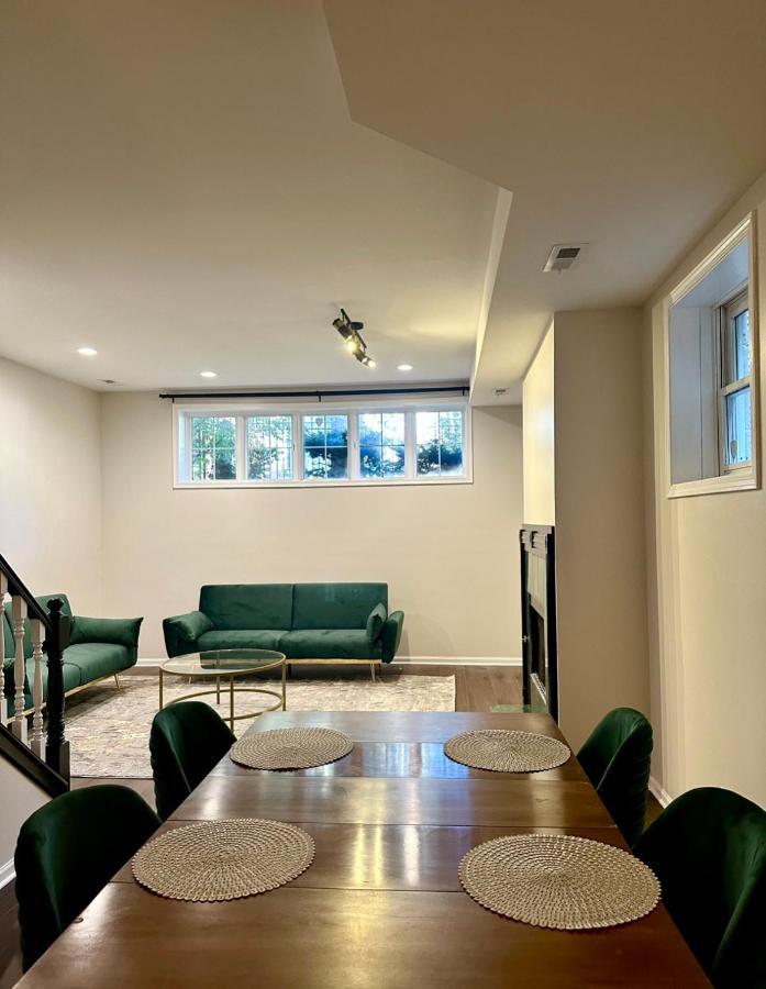 New! Spacious Art Deco Modern 5 Bd/3ba Apartment Chicago