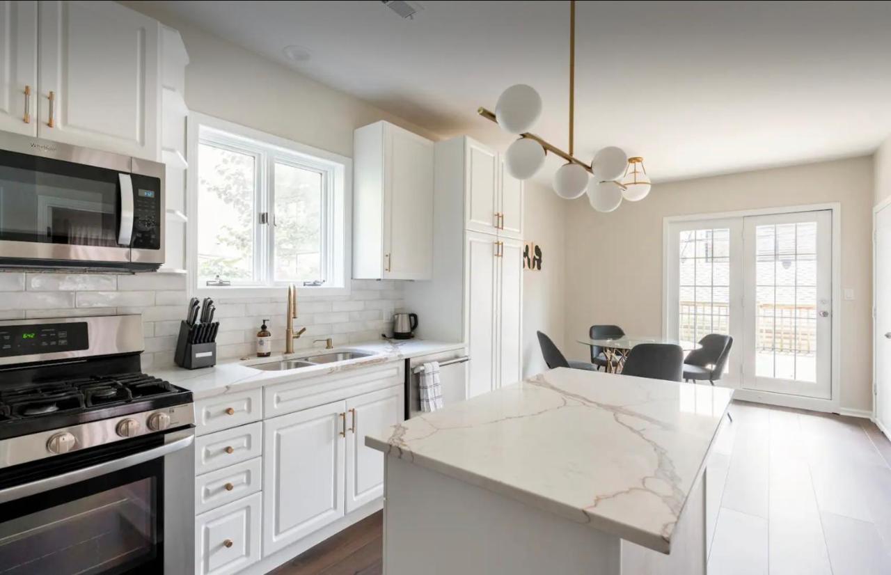 New! Spacious Art Deco Modern 5 Bd/3ba Apartment