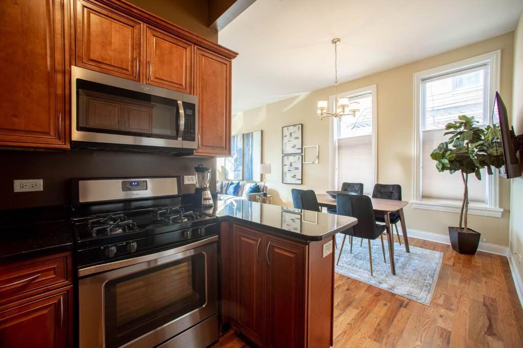 Apartment Getaway In The Heart Of Pilsen Chicago