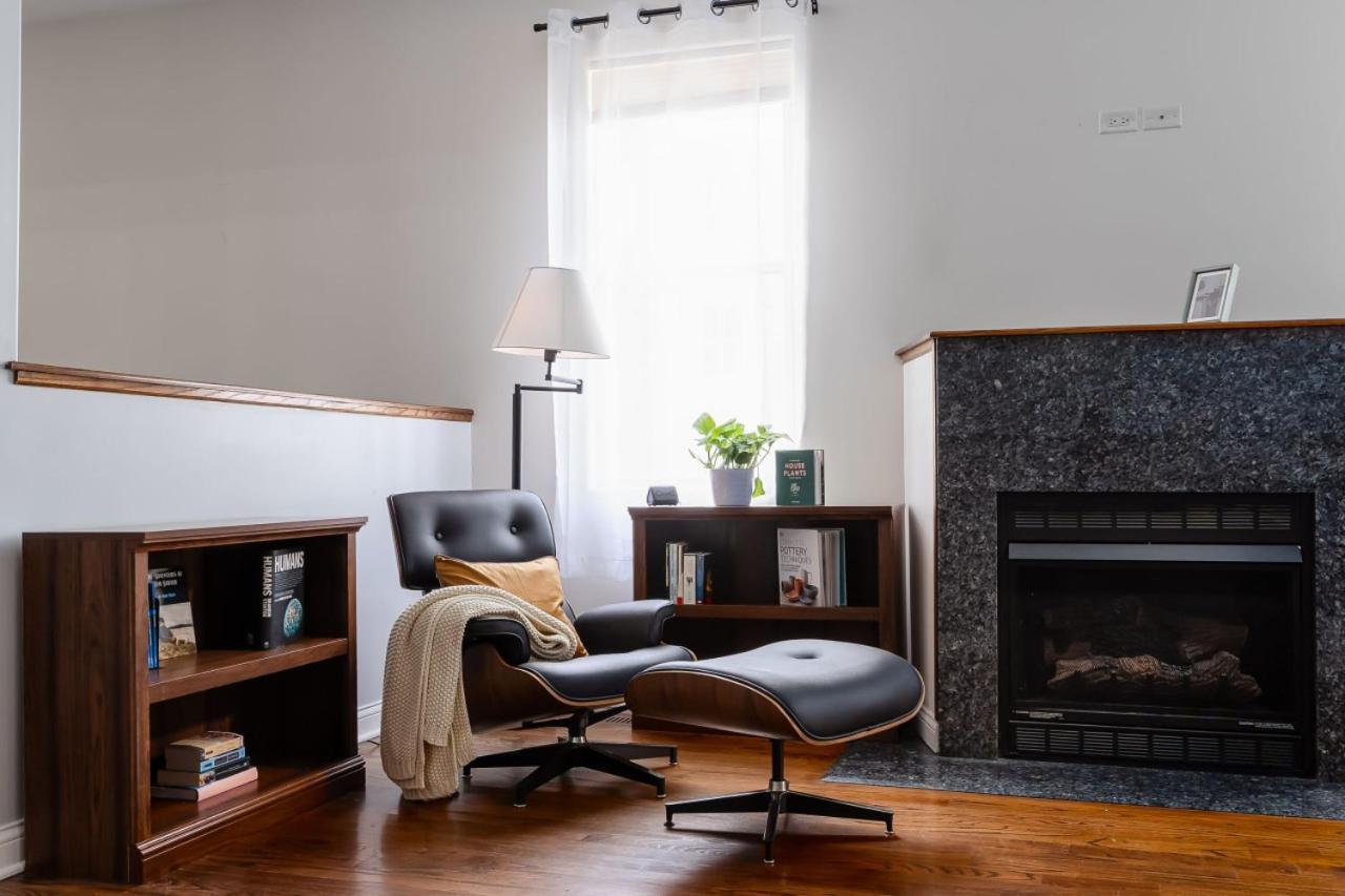 Logan Square Duplex 3br S2 *