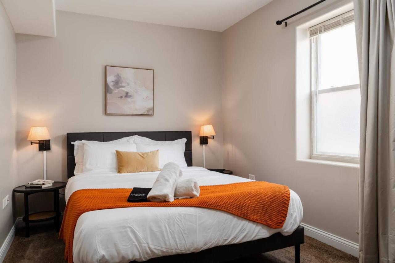 Logan Square Duplex 3br S2 Apartment *