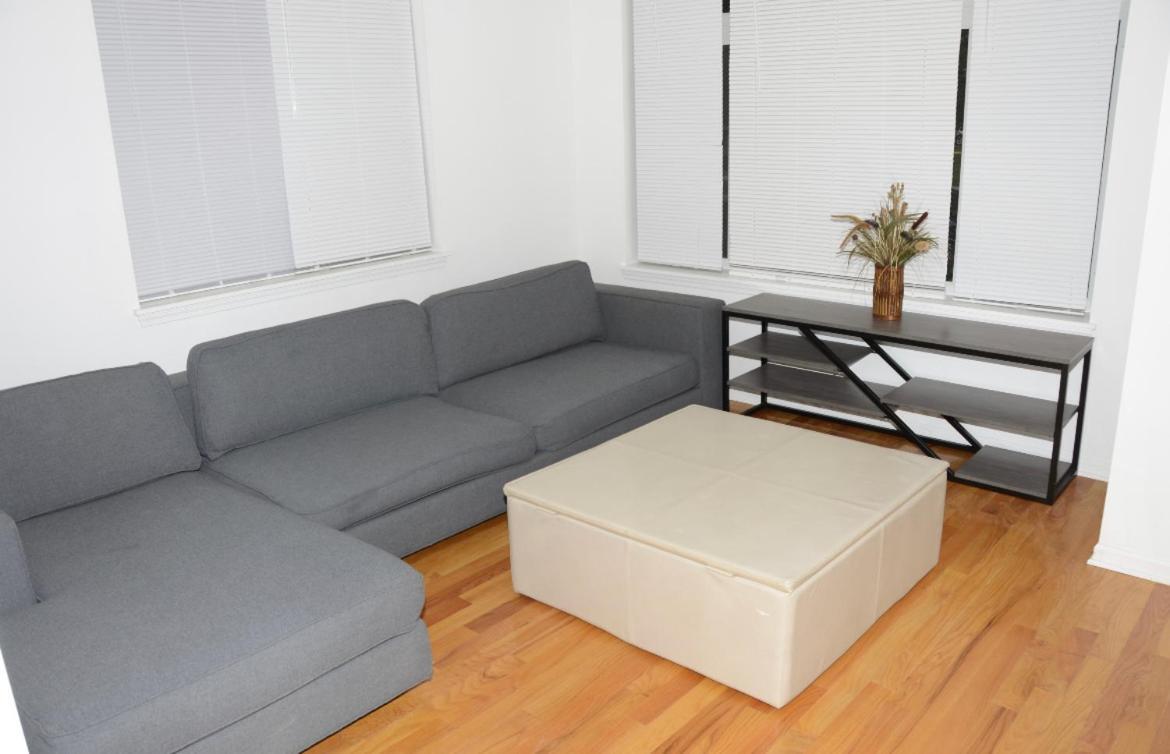 Lovely Near Hospitals, White Sox Park, And Mccormick Place Homestay