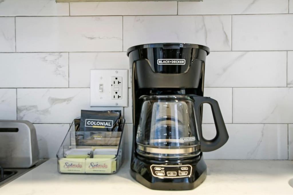 Apartment 1br Homey In Irving Park - Troy 2 *