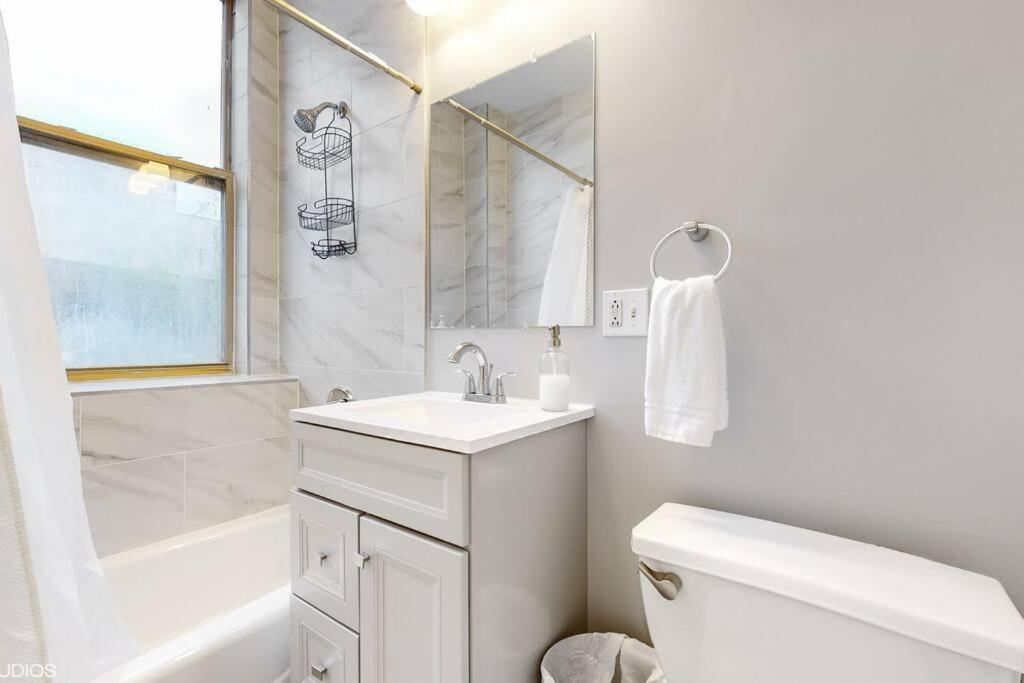 Hébergement de vacances Chic L Near Downtown & Il Medical District *