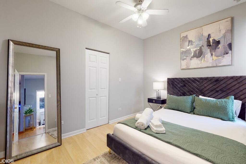Chic L Near Downtown & Il Medical District Hébergement de vacances
