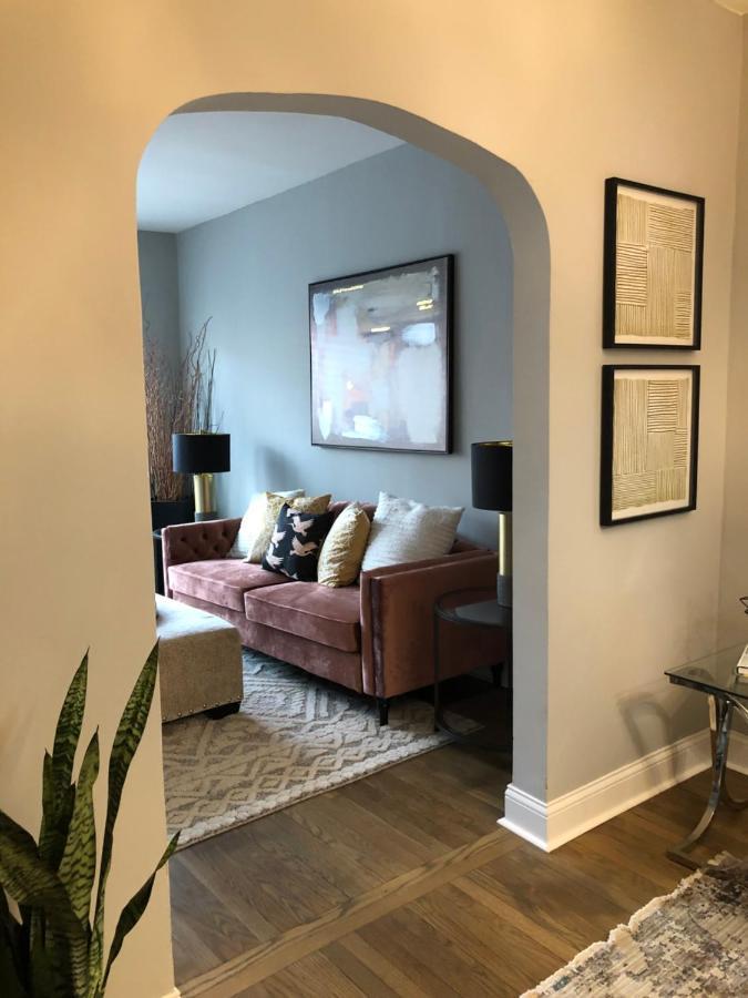 Wicker Park Designers Dream Apartment *