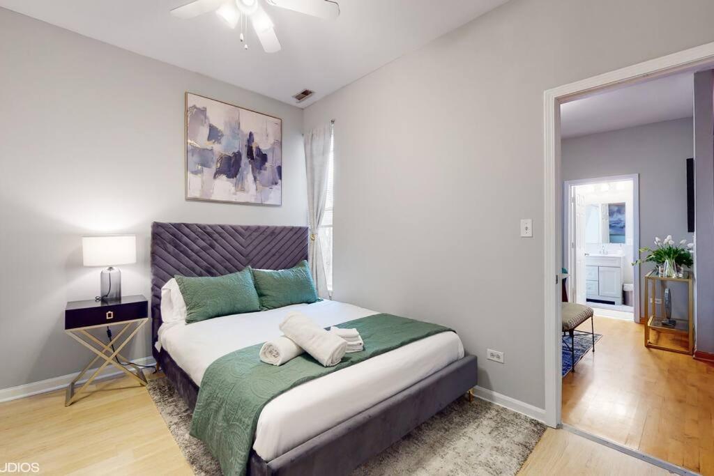 The Cozy Quarters - Sleeps 10 Apartamento *