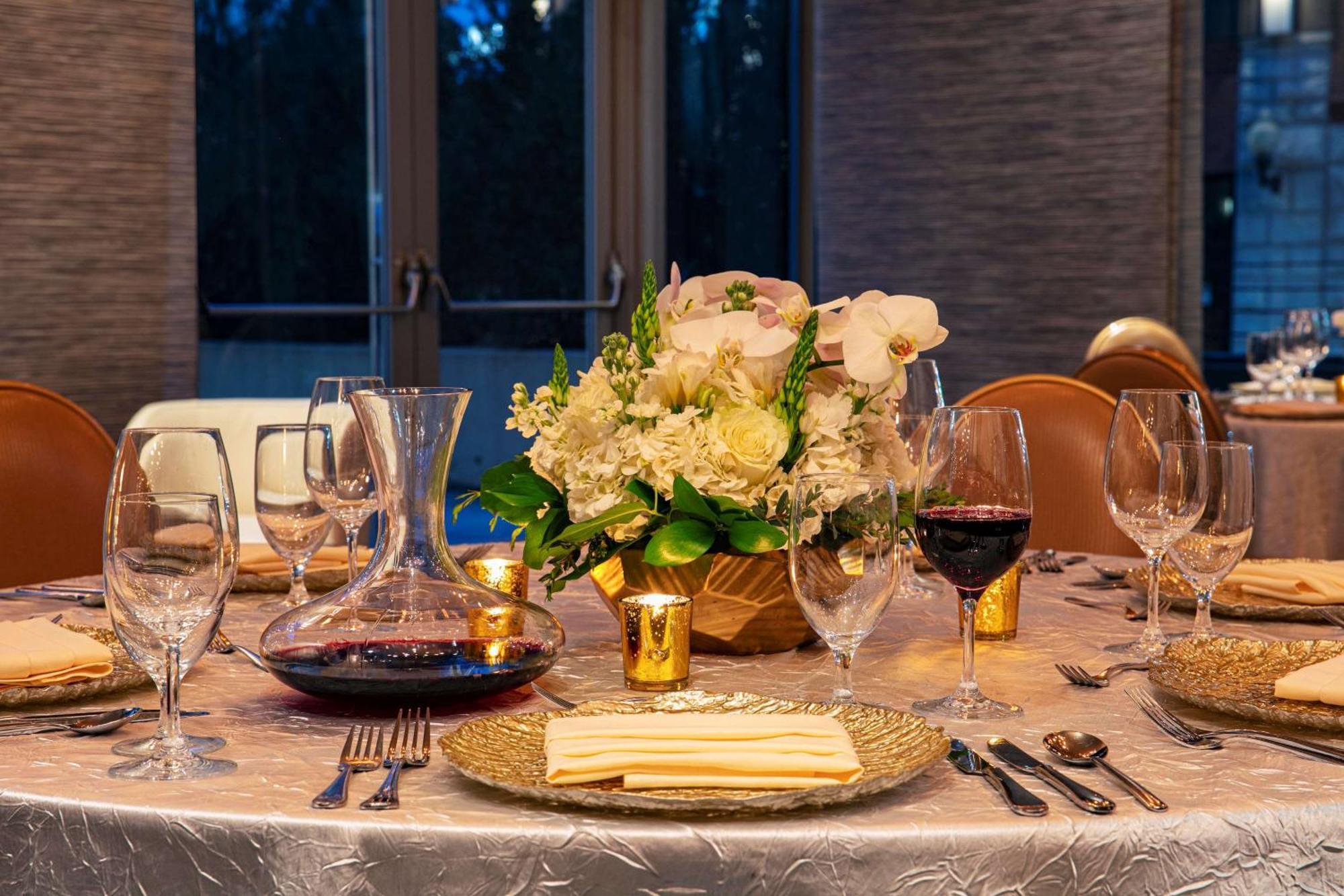 The Royal Sonesta River North 4*