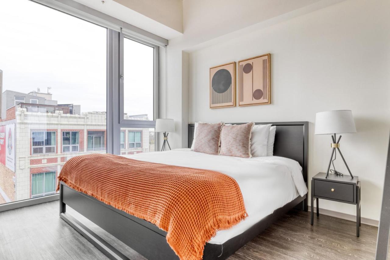 Bucktown 2br W Lounge Roof Gym 1 Block To L Chi-663 * Chicago