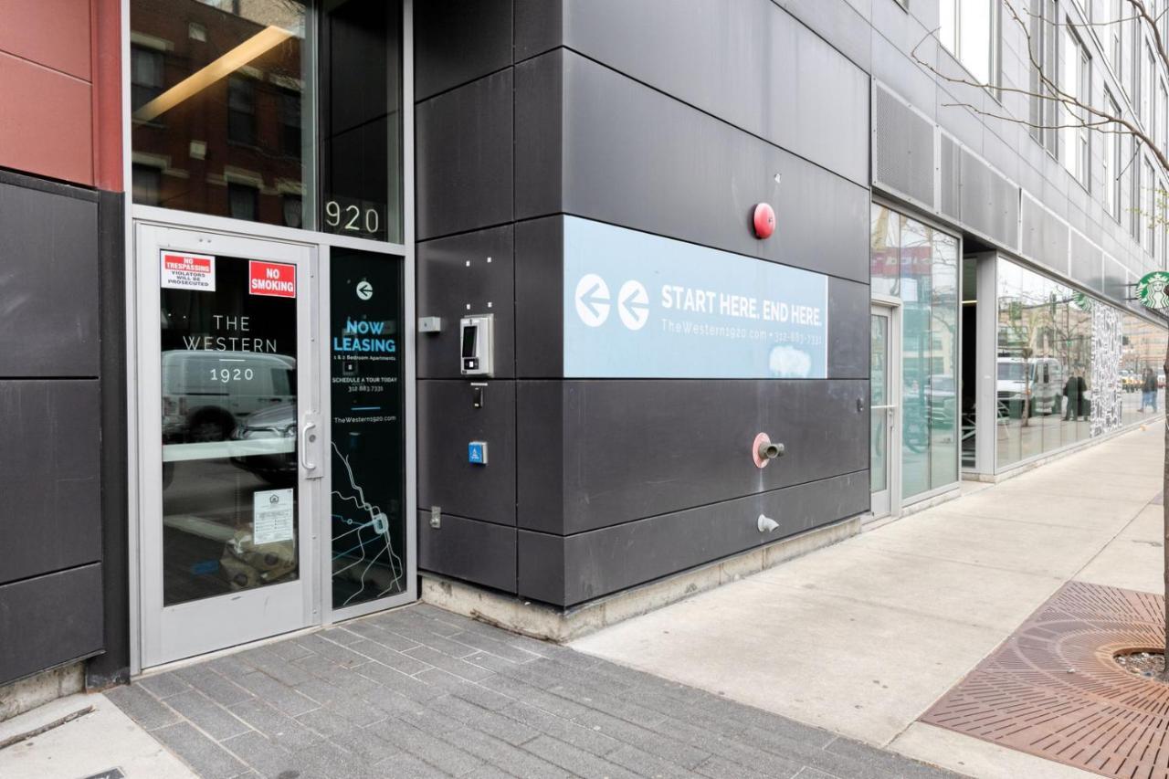 Bucktown 2br W Lounge Roof Gym 1 Block To L Chi-663 Chicago