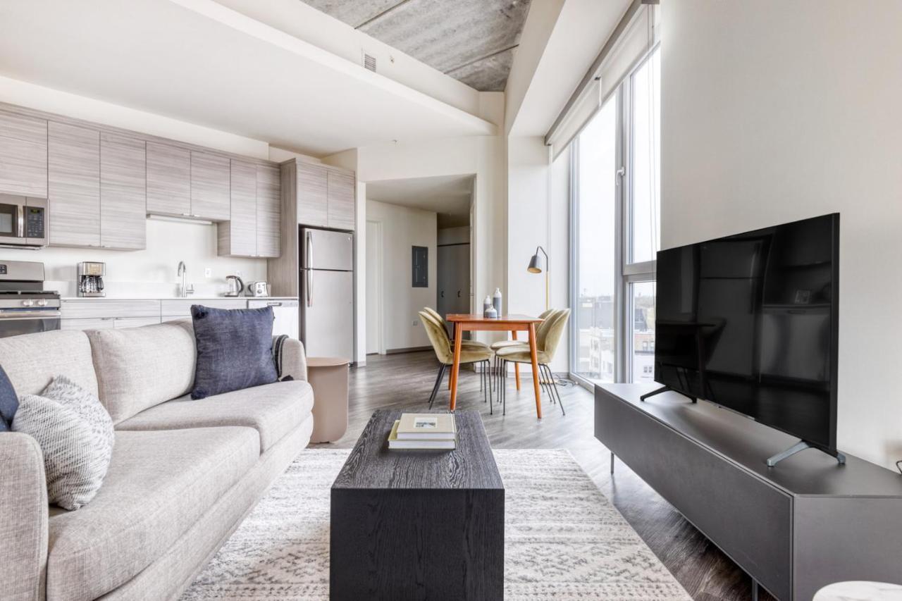 Bucktown 2br W Lounge Roof Gym 1 Block To L Chi-663 Apartment *