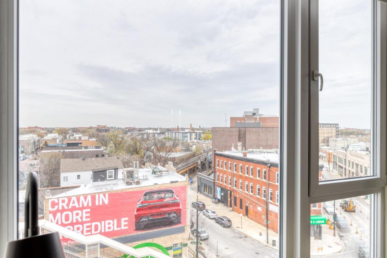 Bucktown 2br W Lounge Roof Gym 1 Block To L Chi-663 Chicago