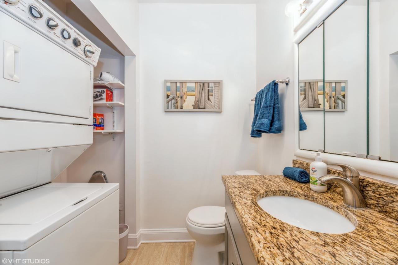 Belmont & Racine - Walk To Wrigley & Southport Corridor & Belmont L Train Station! Apartment *