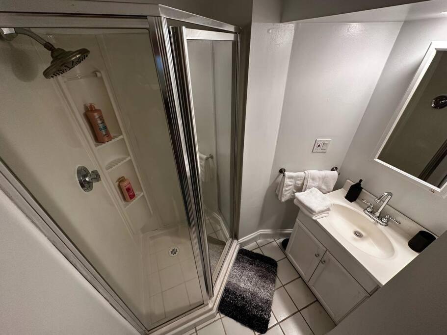 Apartamento 1 Bedroom Gem: Discover Andersonville's Garden Unit