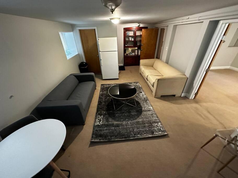 Apartamento 1 Bedroom Gem: Discover Andersonville's Garden Unit *