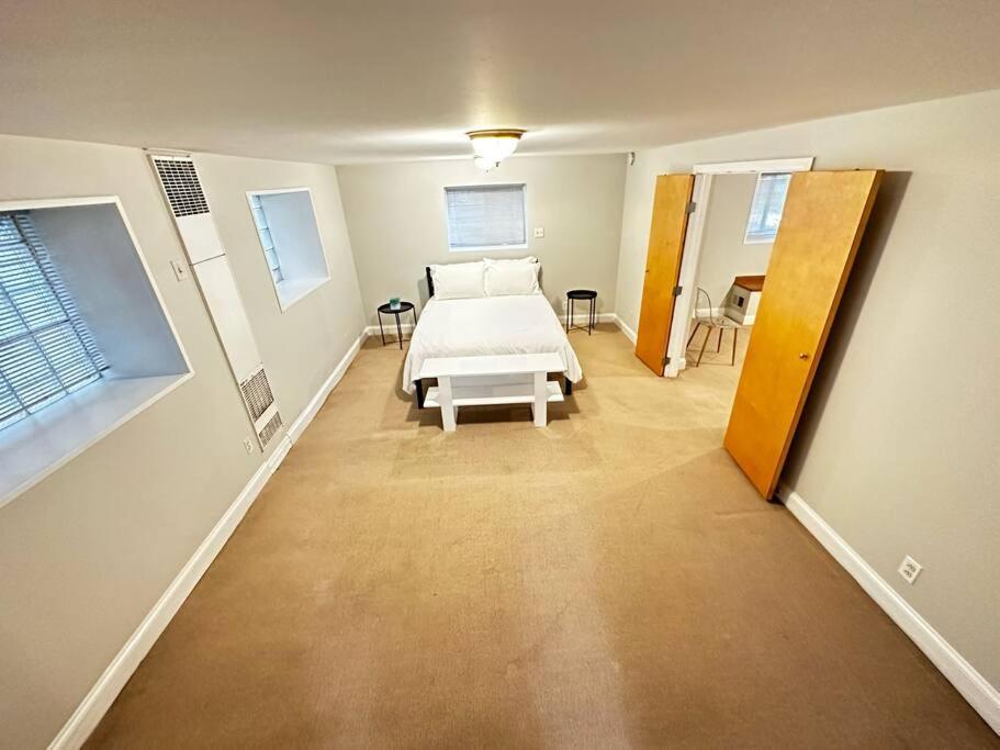 1 Bedroom Gem: Discover Andersonville's Garden Unit Apartamento Chicago