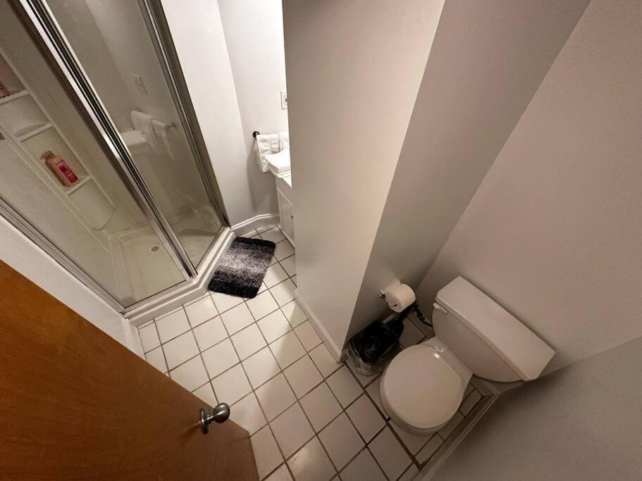 1 Bedroom Gem: Discover Andersonville's Garden Unit Apartamento *