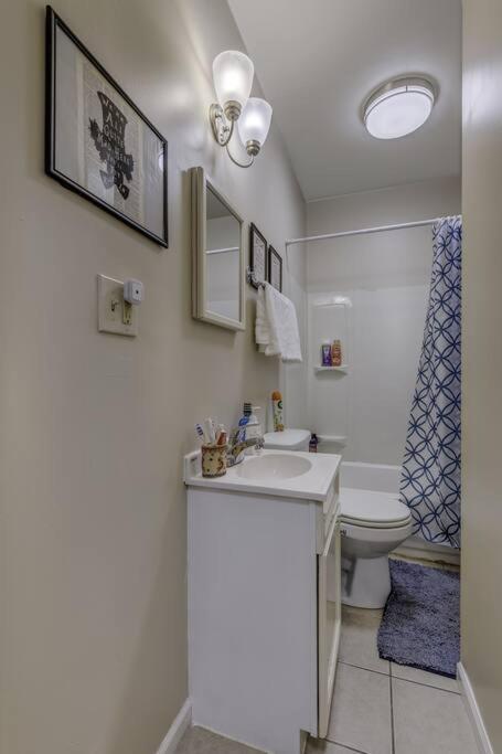 Historical Pullman - Fully Furnished Apartment