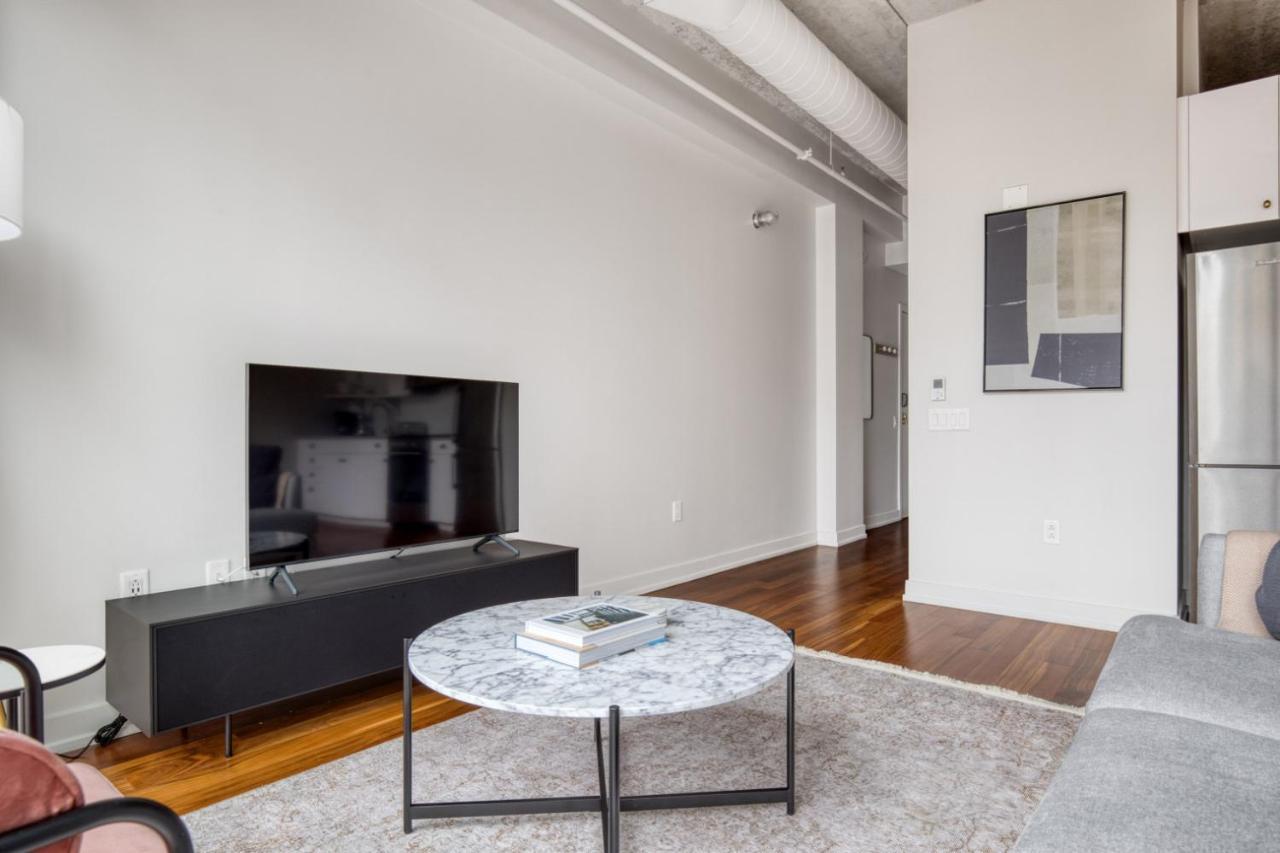 River North 1br W Gym Lounge Roof Nr Riverwalk Chi-896 Apartment Chicago