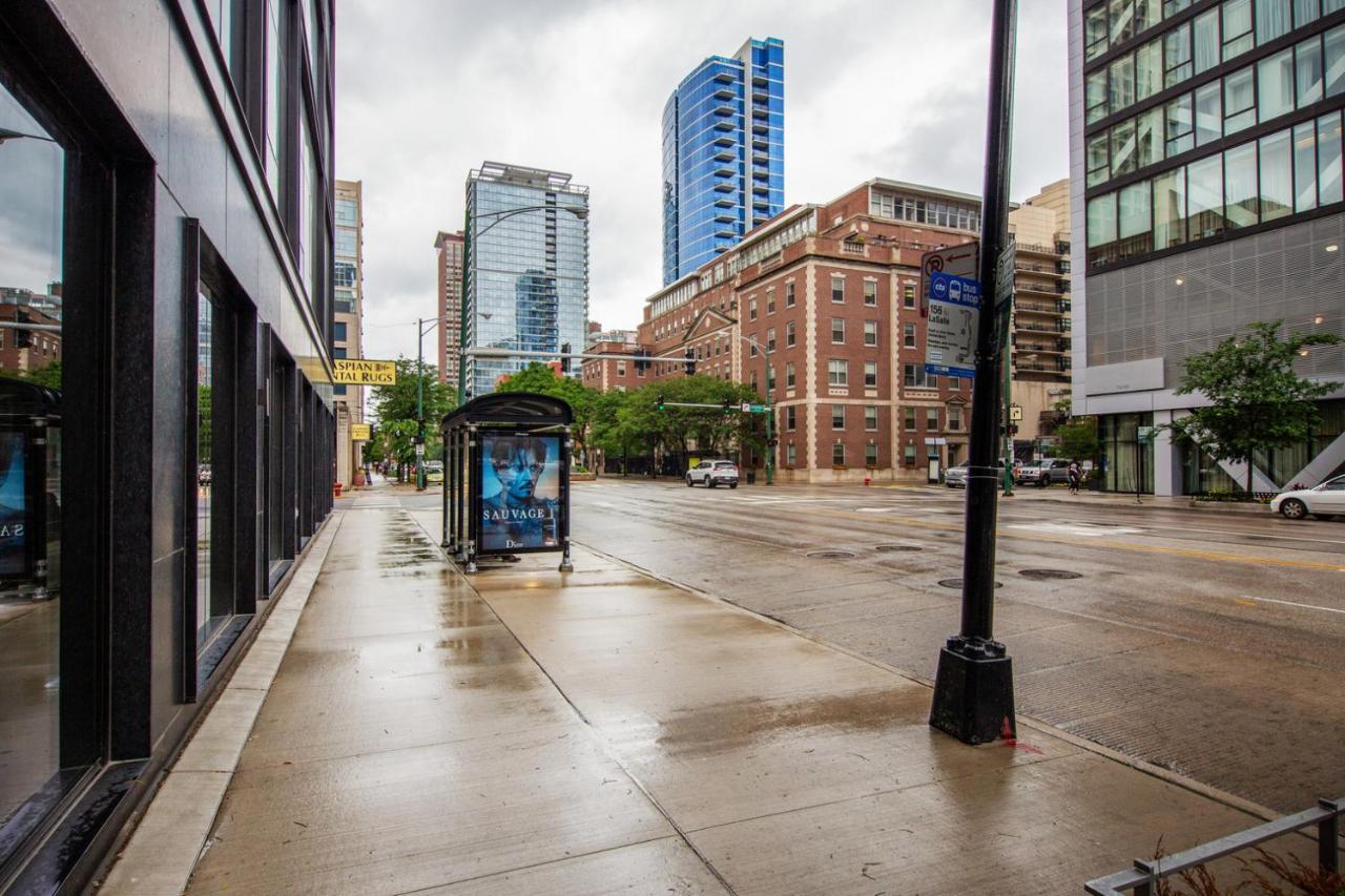 River North 1br W Gym Lounge Roof Nr Riverwalk Chi-896