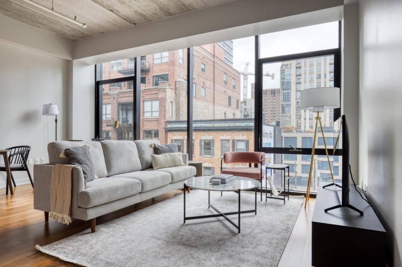 River North 1br W Gym Lounge Roof Nr Riverwalk Chi-896 Chicago