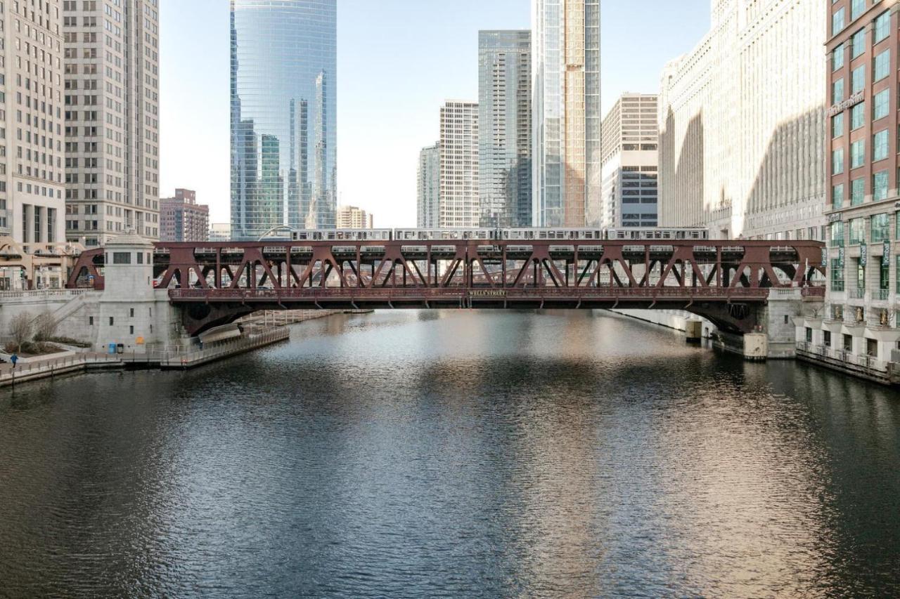 River North 1br W Gym Lounge Roof Nr Riverwalk Chi-896 * Chicago
