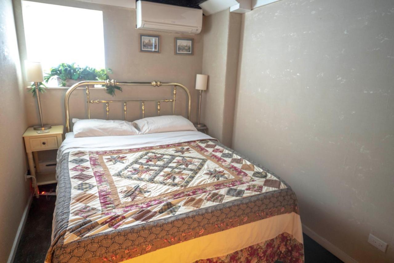 Apartment Bootlegger House Sleeps 10-20 Free Tv & Parking Chicago