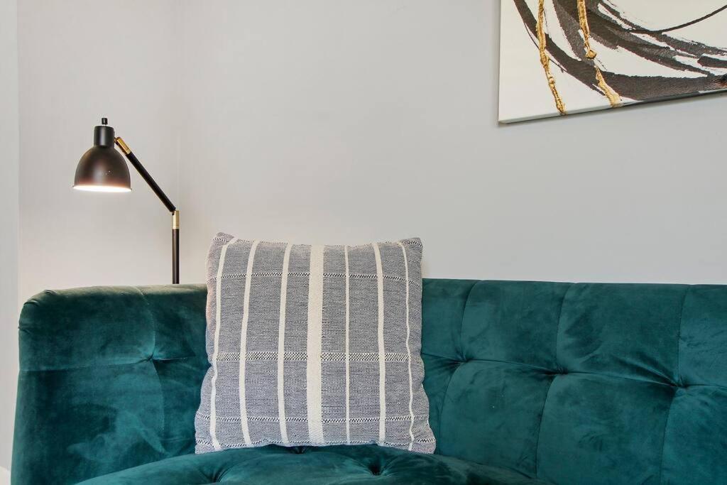 1br Vibrant & Inviting In - Montrose 2e Apartment *