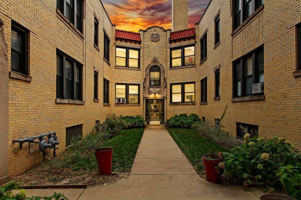 1br Vibrant & Inviting In - Montrose 2e Chicago