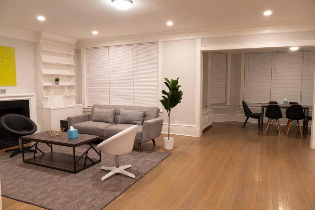 Charming 4br Unit In Historic Hyde Park Near Beach Apartment *
