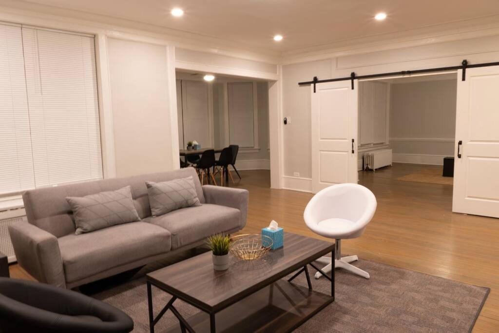 Charming 4br Unit In Historic Hyde Park Near Beach Apartment Chicago