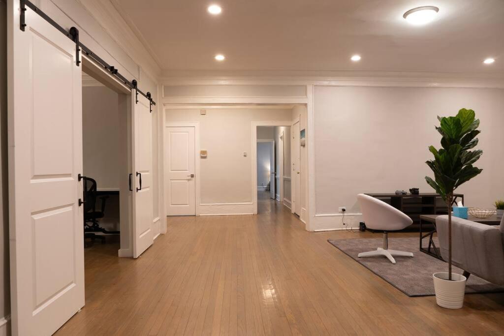 Charming 4br Unit In Historic Hyde Park Near Beach * Chicago