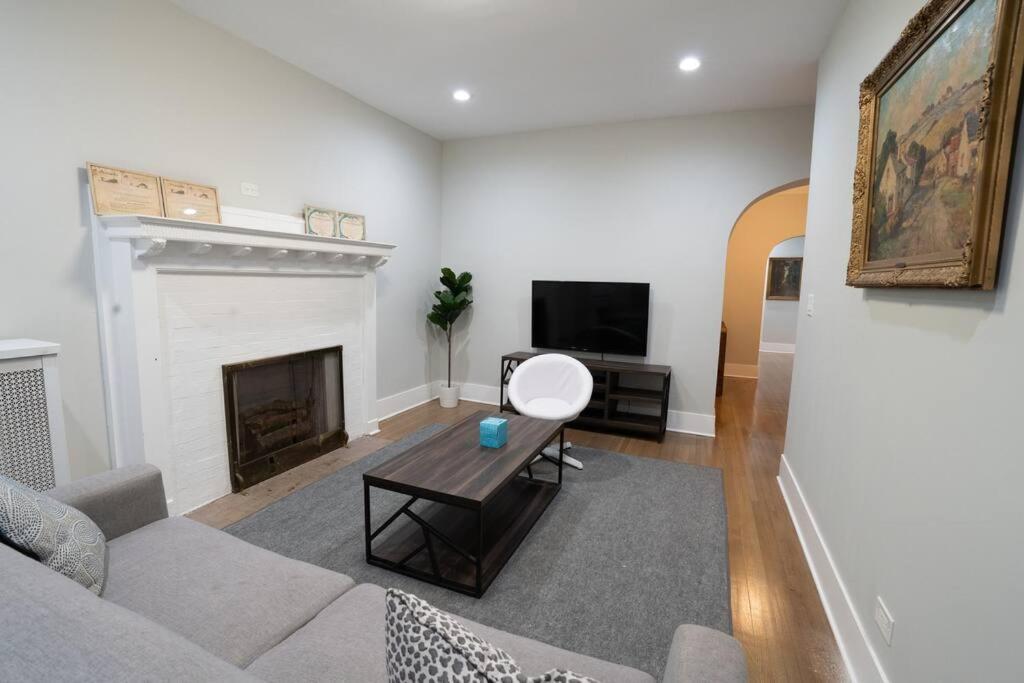 Vibrant 4br Haven In Historic Hyde Park, Near Uchi Apartment