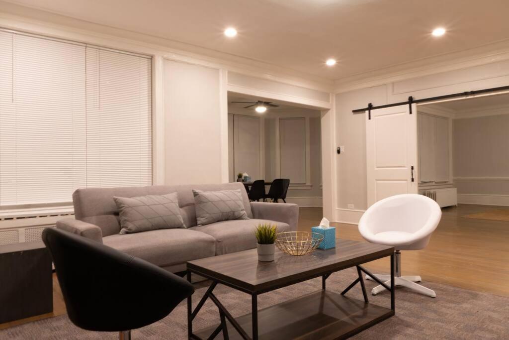 Charming 4br Unit In Historic Hyde Park Near Beach Apartment Chicago