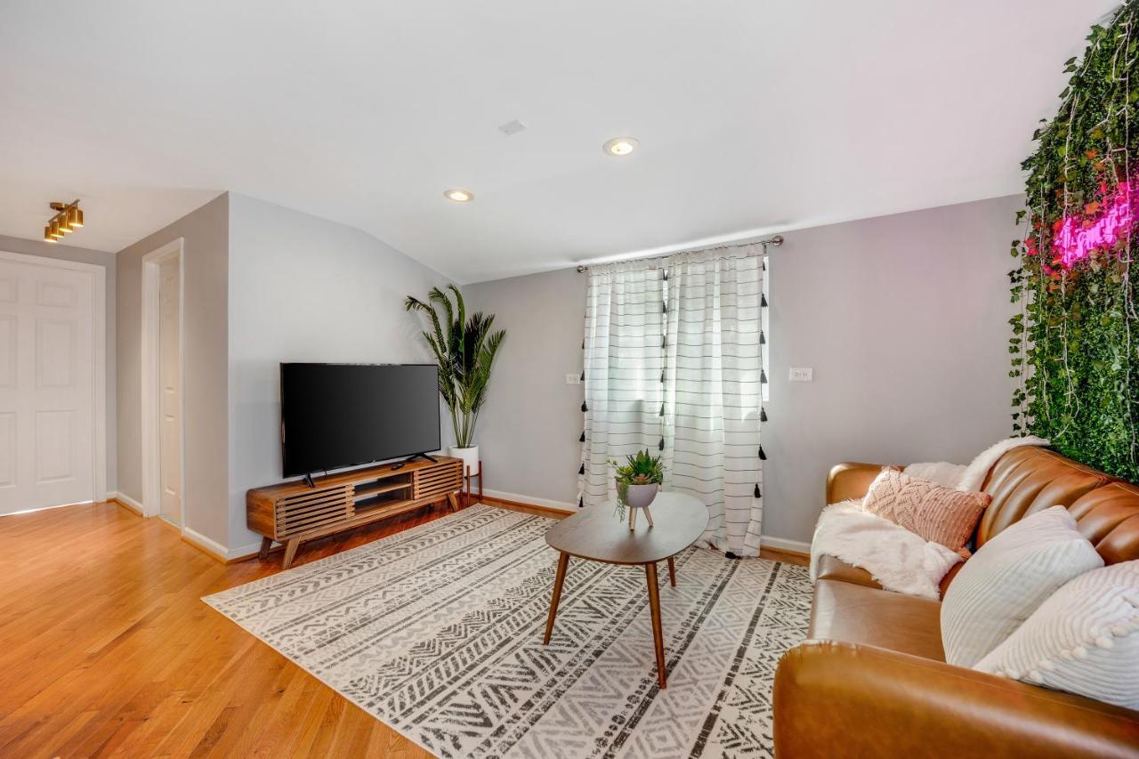 Holiday home The Logandale: Huge Mid-century Home, Sleeps 15