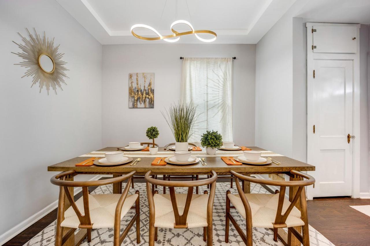 The Logandale: Huge Mid-century Home, Sleeps 15 *