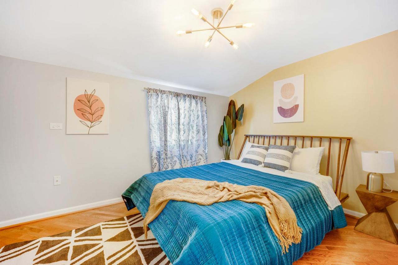Holiday home The Logandale: Huge Mid-century Home, Sleeps 15 *