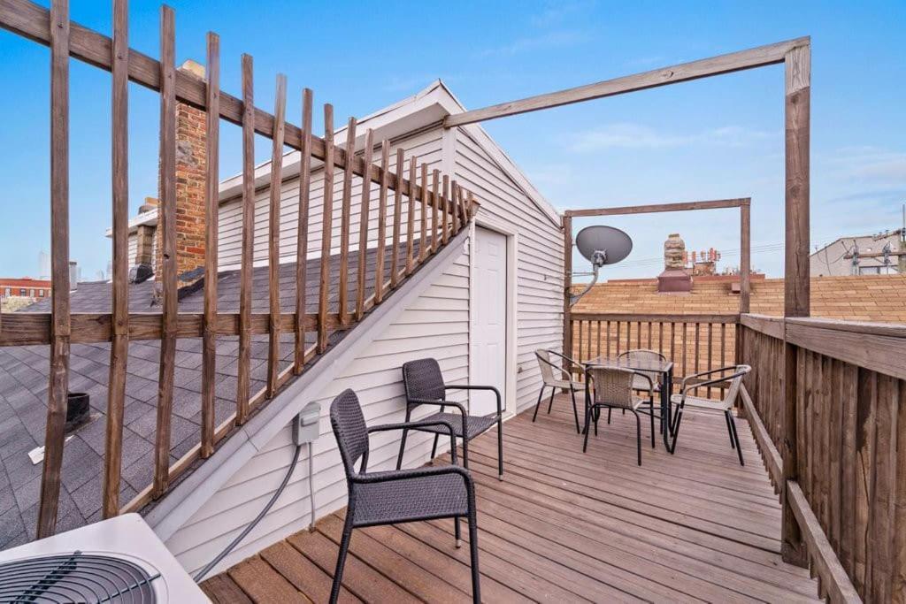 Cozy, Top-floor 3br Loft With Balcony In West Town Apartamento Chicago